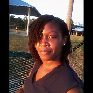 Meet your Posher, Adrianne